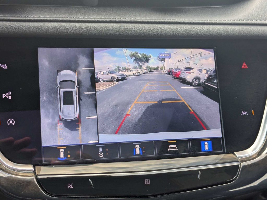 Used 2021 Cadillac XT6 Premium Luxury FWD image 28