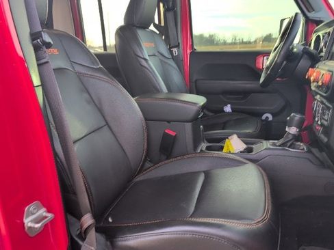 Used 2023 Jeep Gladiator Mojave w/ Cold Weather Group image 17