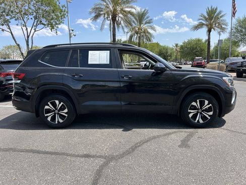 Certified 2025 Volkswagen Atlas SE AWD/4WD image 5