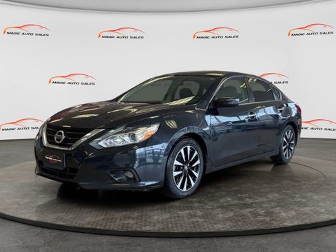 Used 2018 Nissan Altima 2.5 SV FWD image 1
