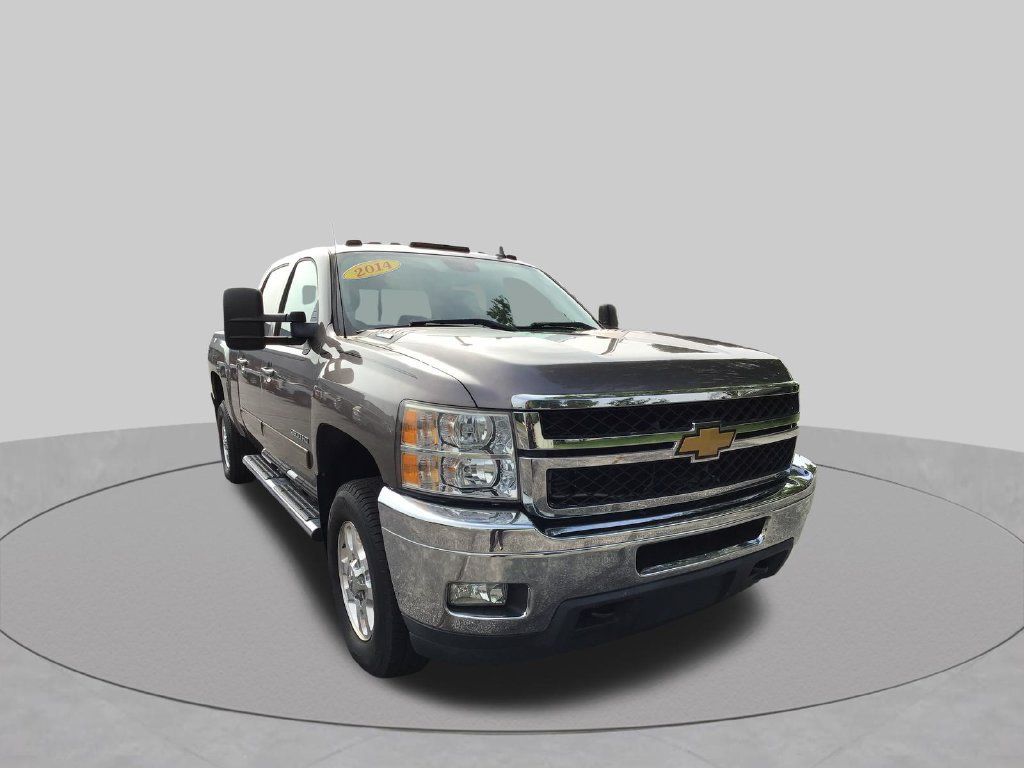 Used 2014 Chevrolet Silverado 3500 LTZ w/ LTZ Plus Package AWD/4WD image 4