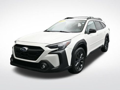 Used 2025 Subaru Outback Onyx Edition XT AWD/4WD image 3
