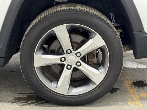 Used 2022 Jeep Grand Cherokee L Limited image 51