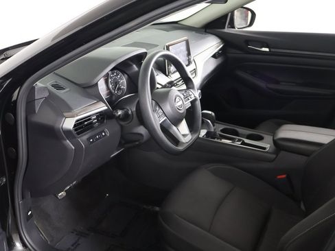 Used 2025 Nissan Altima 2.5 SV image 19