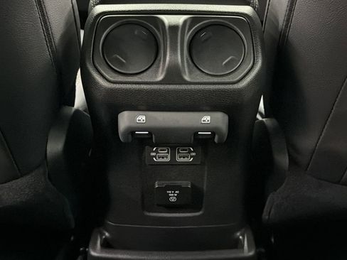 Used 2025 Jeep Wrangler Unlimited Sahara w/ Safety Group AWD/4WD image 34