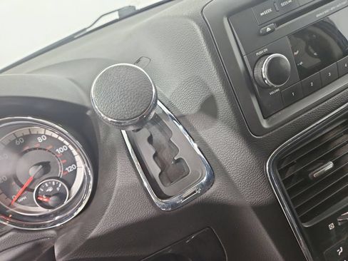 Used 2017 Dodge Grand Caravan SE w/ Power Window Group FWD image 22