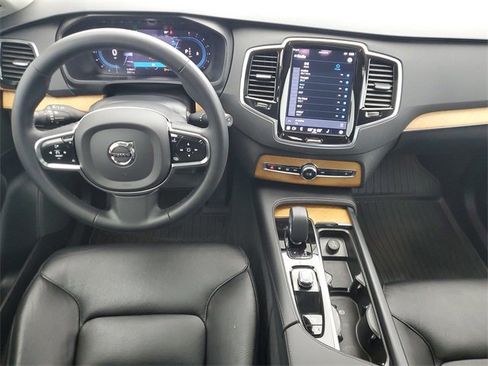 Used 2023 Volvo XC90 B6 Plus w/ Protection Package Premier image 17