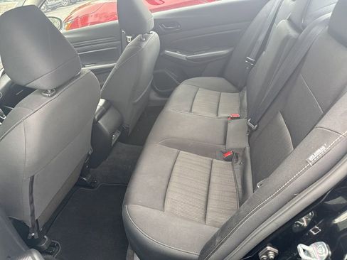 Used 2024 Nissan Altima 2.5 SV AWD/4WD image 6