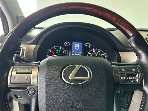 Used 2018 Lexus GX 460 Premium w/ Premium Package AWD/4WD image 17