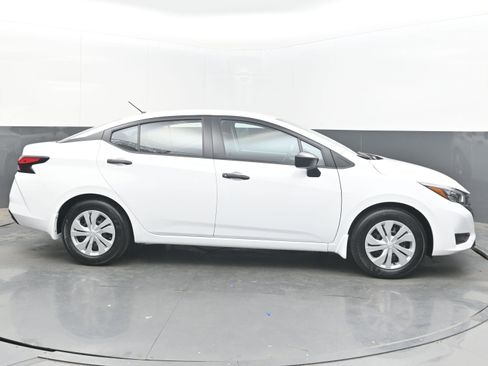 Certified 2025 Nissan Versa S w/ Trunk Package image 8