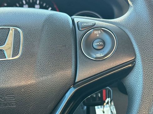 Used 2017 Honda HR-V LX image 19