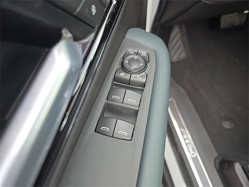 New 2026 GMC Yukon XL AT4 w/ AT4 Premium Plus Package image 18