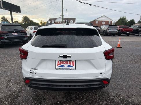 New 2026 Chevrolet Trax LT w/ Driver Confidence Package FWD image 9