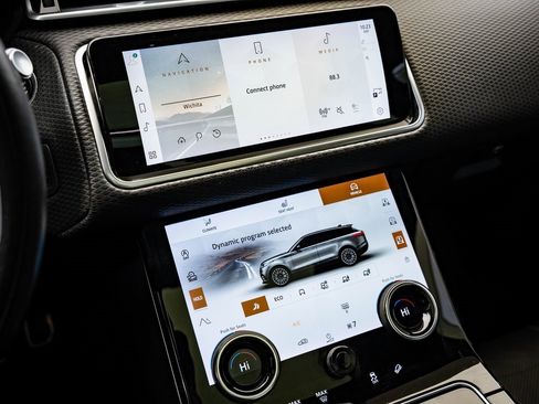 Used 2022 Land Rover Range Rover Velar R-Dynamic S image 28