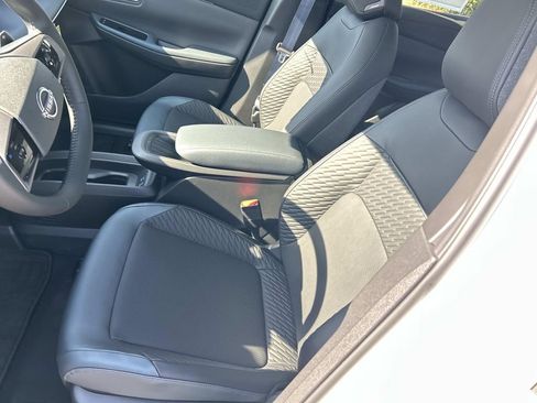 New 2026 Nissan Leaf Platinum+ w/ Cargo Package (Platinum+) FWD image 15