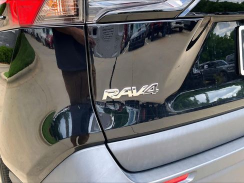 Used 2024 Toyota RAV4 XLE FWD image 31