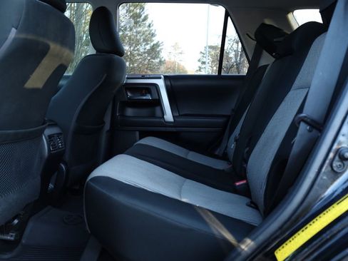 Used 2022 Toyota 4Runner SR5 image 10