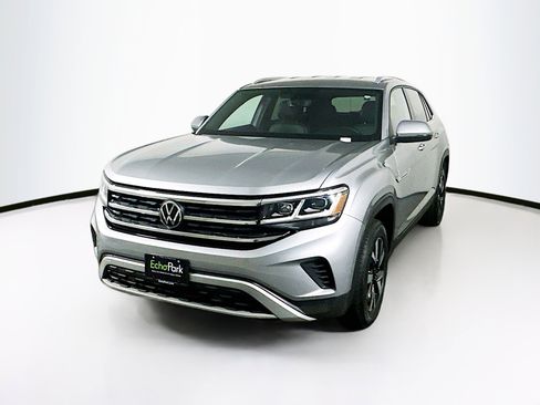 Used 2023 Volkswagen Atlas Cross Sport SE image 3