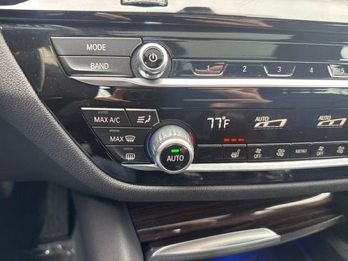 Used 2023 BMW 540i w/ Premium Package image 18