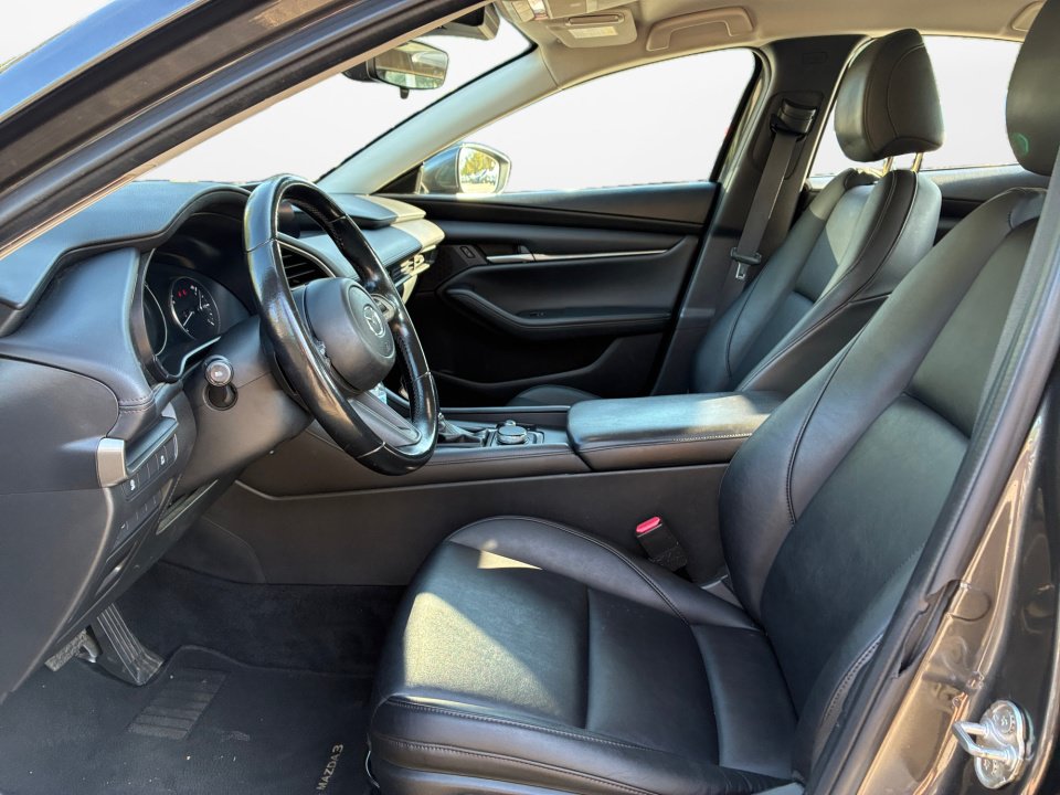 Used 2022 MAZDA MAZDA3 s FWD image 9