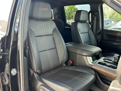 Used 2024 Chevrolet Silverado 1500 High Country w/ Technology Package AWD/4WD image 17