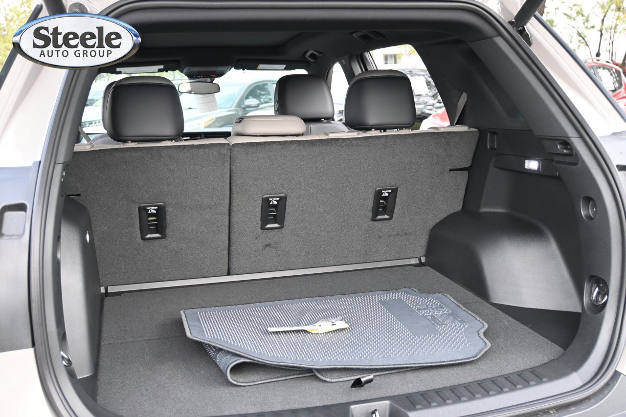 New 2027 GMC Terrain Elevation w/ Elevation Premium Package AWD/4WD image 23