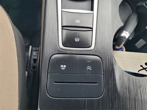 Certified 2021 Ford Escape SE image 25