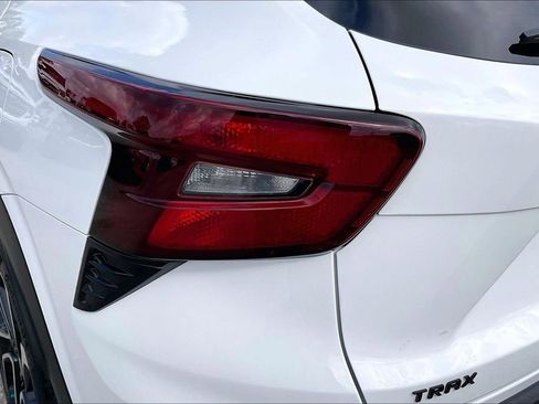 Used 2025 Chevrolet Trax RS w/ Sunroof Package image 20