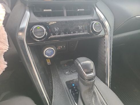 Used 2021 Toyota Venza XLE AWD/4WD image 14