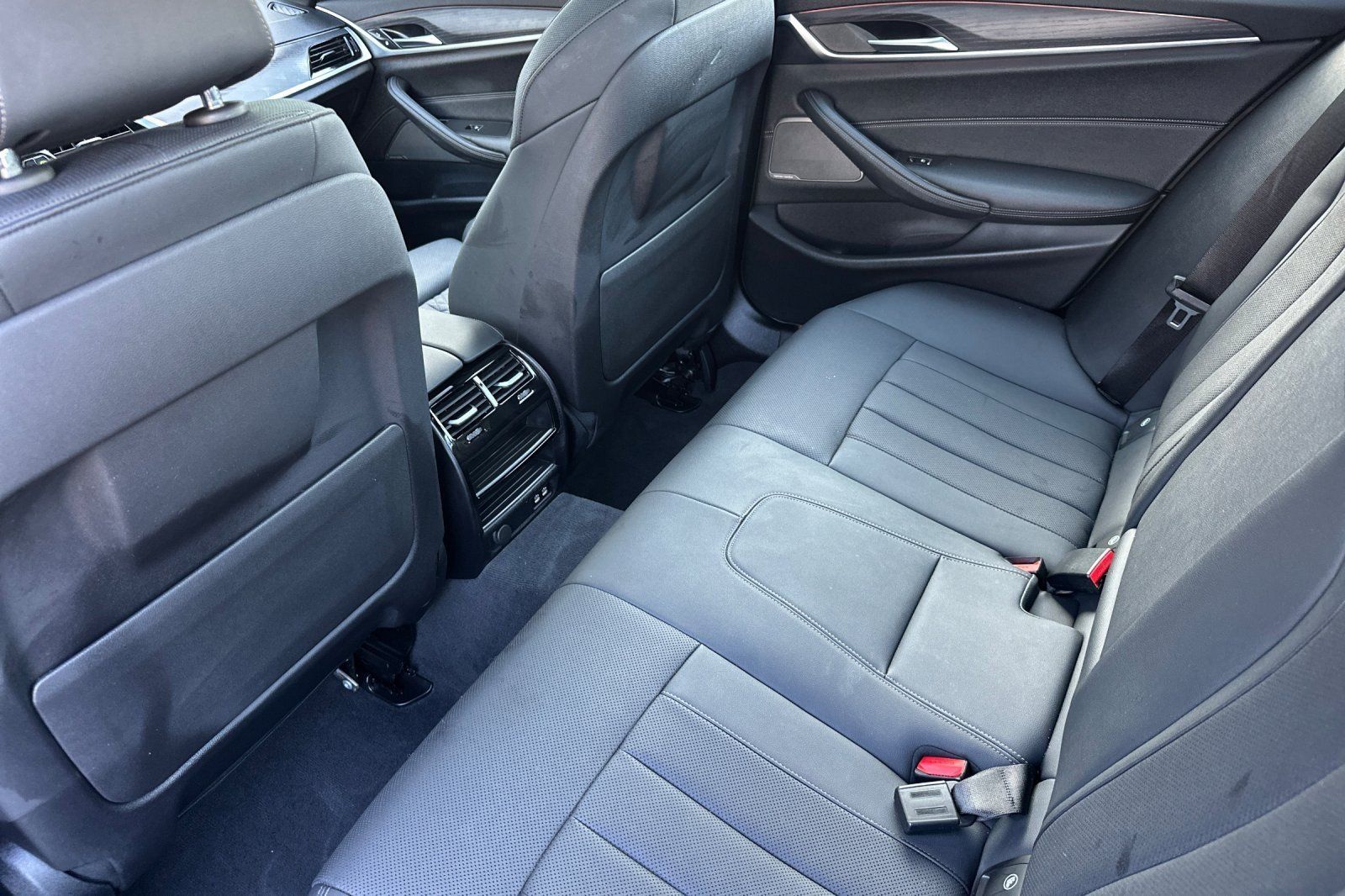 Used 2023 BMW 540i w/ M Sport Package RWD image 11