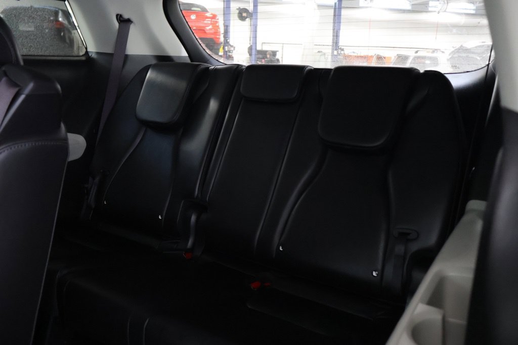 Used 2023 Kia Carnival EX FWD image 38