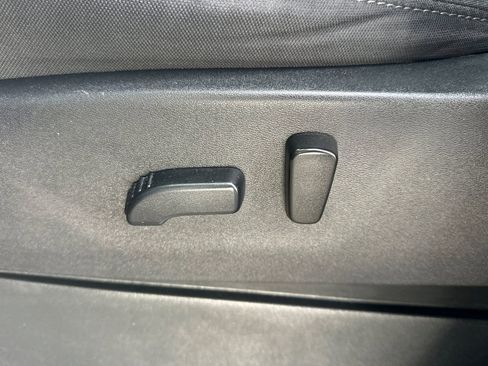 Used 2023 Nissan Frontier SV w/ Midnight Edition Package image 14