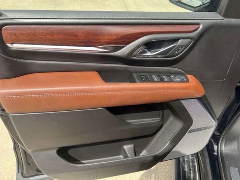 Used 2023 GMC Yukon XL Denali Ultimate image 9