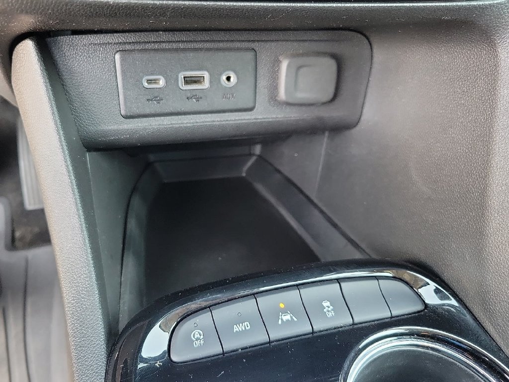 Used 2022 Buick Encore GX Essence w/ Experience Buick Package AWD/4WD image 25