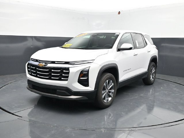 Used 2025 Chevrolet Equinox LT FWD image 3