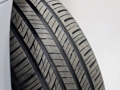 Used 2016 Jaguar XF Premium image 36