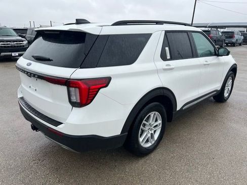 New 2025 Ford Explorer Active w/ Active Comfort Package image 8