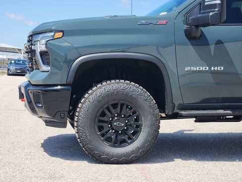 New 2026 Chevrolet Silverado 2500 ZR2 AWD/4WD image 5
