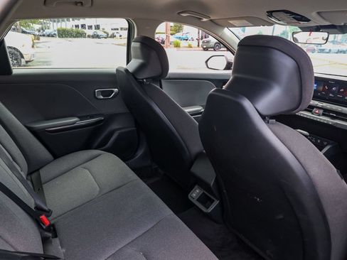 Used 2025 Kia K4 FWD image 16