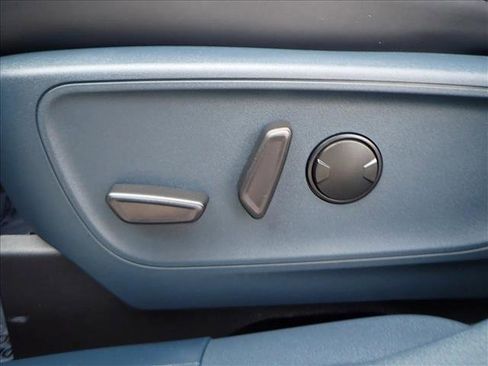 New 2026 Ford Maverick Lariat w/ Black Appearance Package image 11