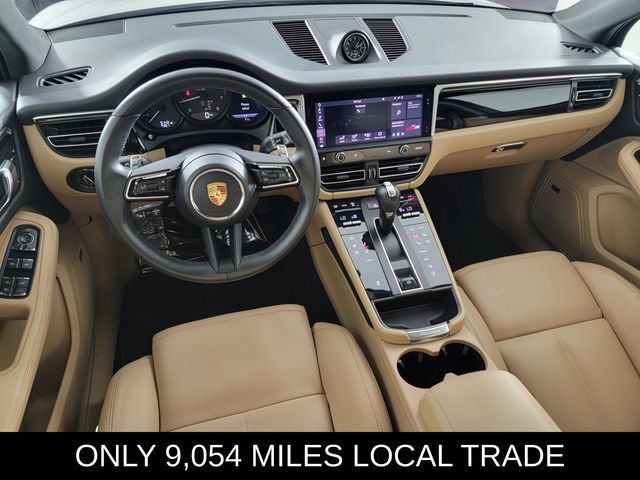 Used 2024 Porsche Macan AWD/4WD image 30