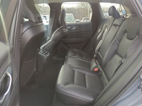 Used 2023 Volvo XC60 B5 Ultimate image 29