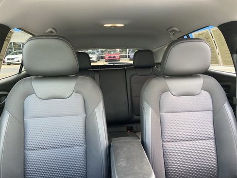 Used 2025 Chevrolet Trax LT w/ LT Convenience Package FWD image 19