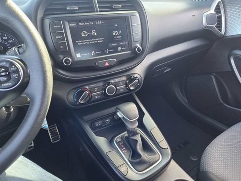 Used 2022 Kia Soul LX w/ Technology Package FWD image 15