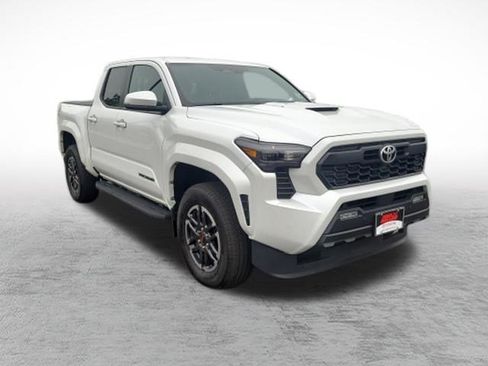 Certified 2024 Toyota Tacoma TRD Sport w/ TRD Sport Upgrade Package AWD/4WD image 3