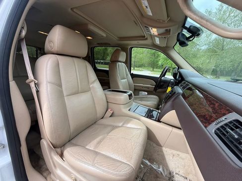 Used 2008 GMC Yukon XL Denali image 17