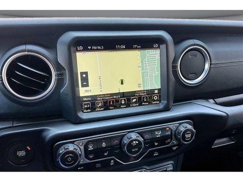 Used 2023 Jeep Wrangler Unlimited Sahara w/ Cold Weather Group AWD/4WD image 9