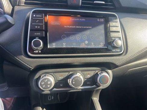 Used 2020 Nissan Versa S FWD image 3