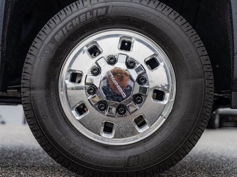 Used 2025 GMC Sierra 3500 Denali w/ Denali Reserve Package image 11