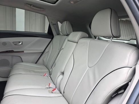 Used 2012 Toyota Venza XLE w/ XLE Premium Pkg AWD/4WD image 18